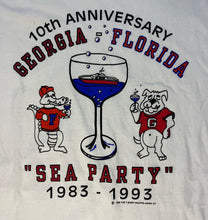 Load image into Gallery viewer, Georgia Bulldogs Vs. Florida Gators 1993 Sea Party XL
